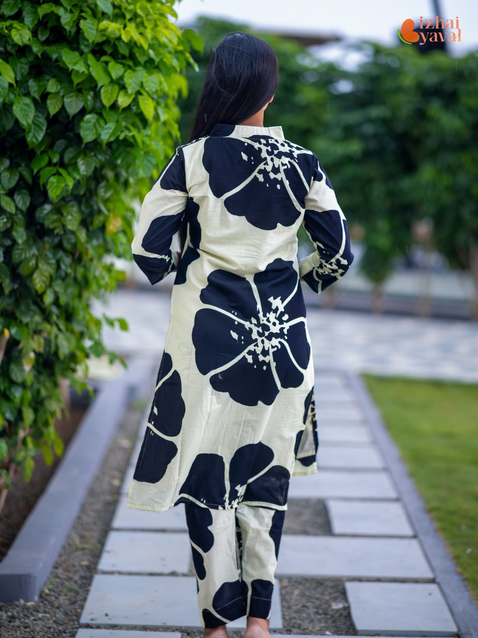 black & white bold floral co ord set (2 piece cotton set) black & white bold floral co ord set (2 piece cotton set)